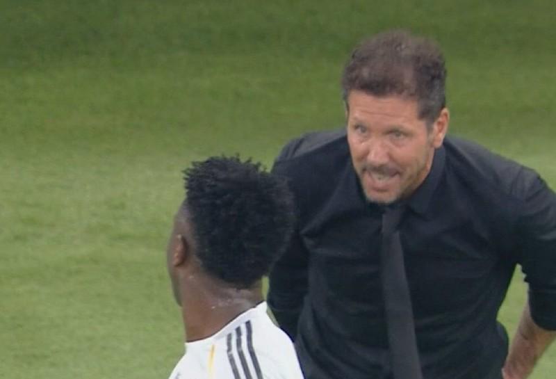 实时比分-六台：皇马向西蒙尼表达了不满，也对他的道歉感到满意