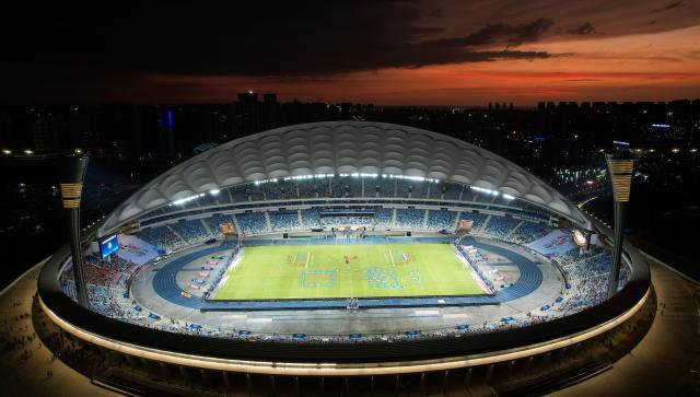 足球篮球直播-马德兴：​中超回来了！应感谢来之不易的雪中送炭！